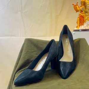 ANNE KLEIN I-flex, leather upper, 3-inch heel,SZ9